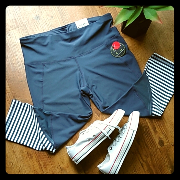 🔥🔥Xersion workout capris - Picture 1 of 4